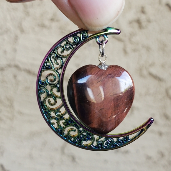 New Carved Heart Shaped Red Tiger Eye Rainbow Titanium Cresent Moon Pendant. - Picture 3 of 14